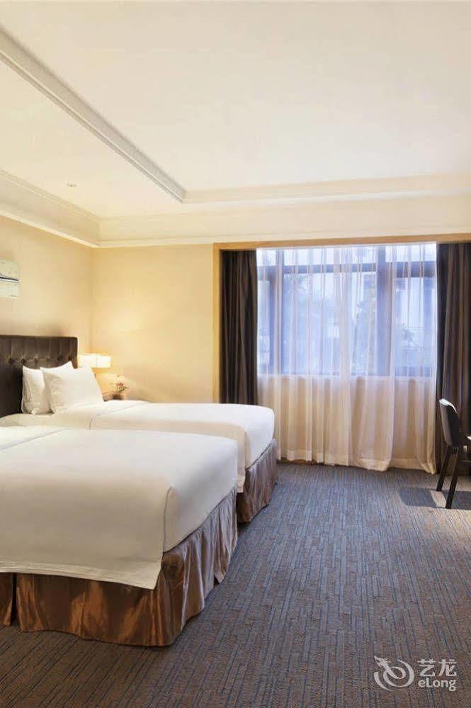 Yiho Hotel Xiamen Huli Екстер'єр фото